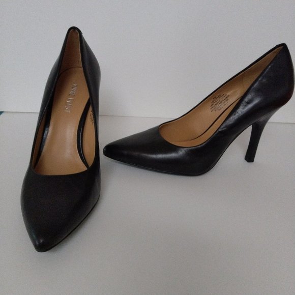 nine west black leather heels